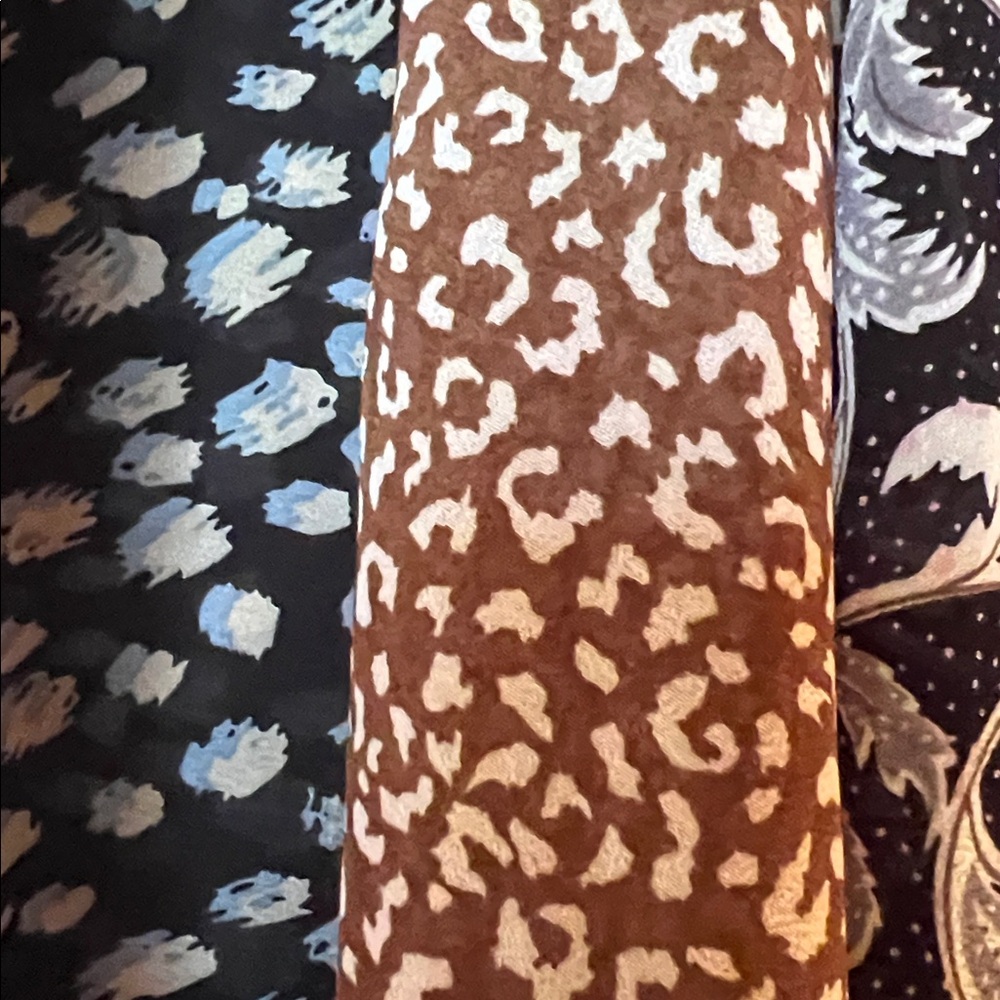 GIGIO Boho Mixed-Print Tassel high low top in Black, Blue & Brown. - Picture 5 of 6